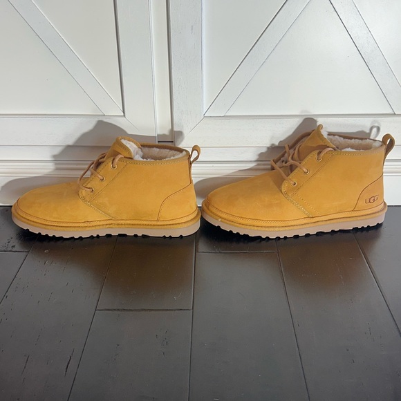 UGG Men's Tan Chukka Boots - Picture 2 of 7